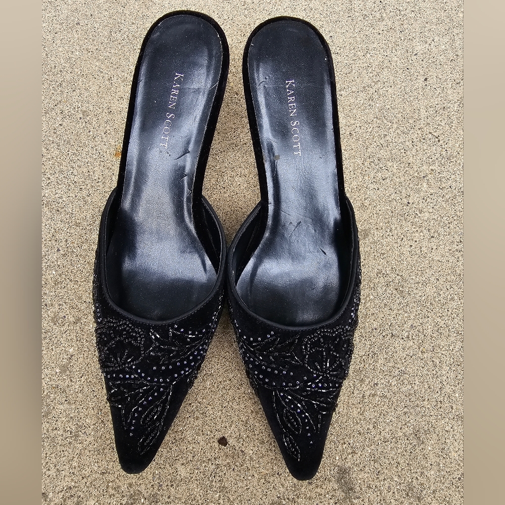 Black Beaded embroidered pointed toe Cinderella mules